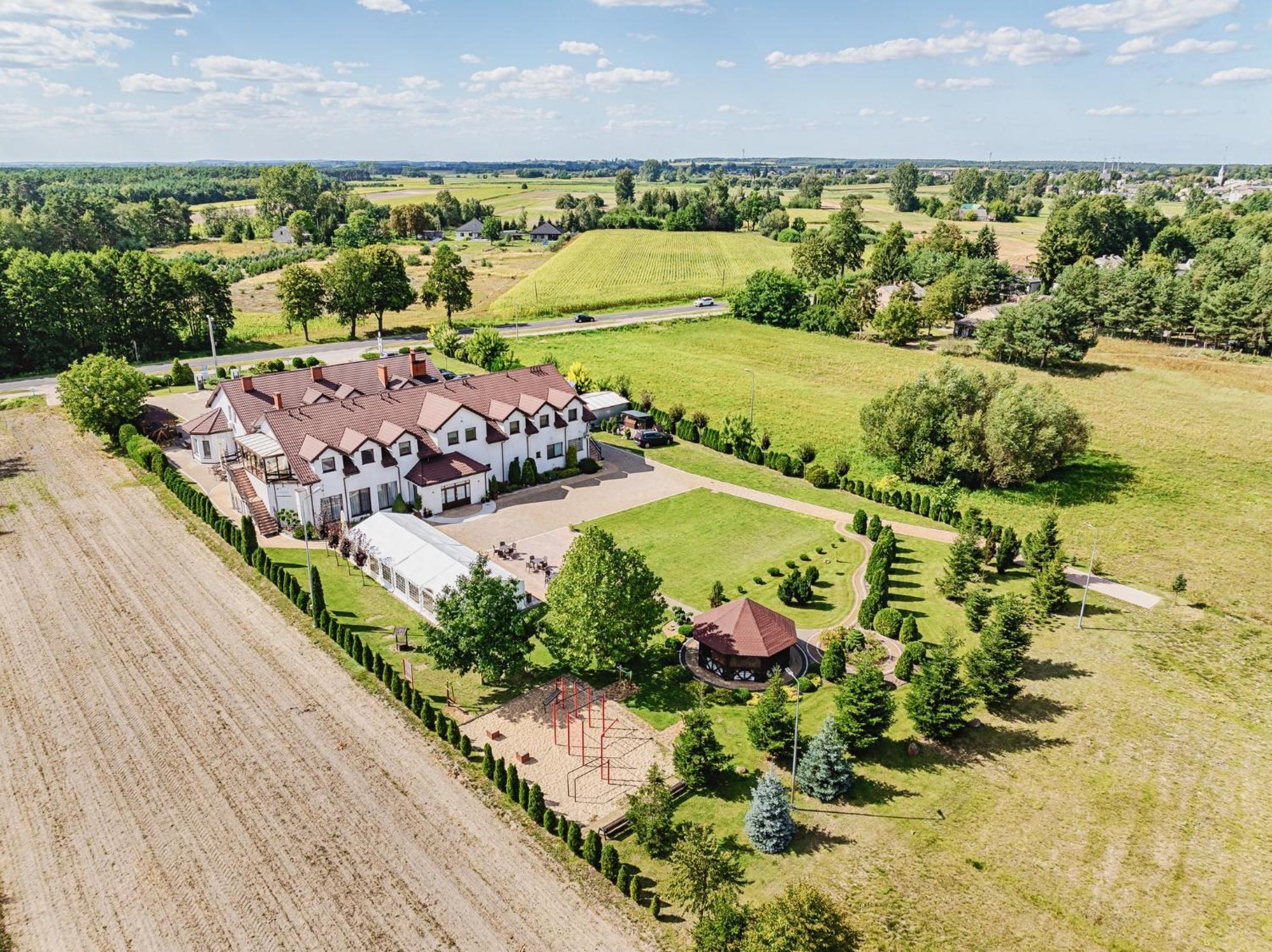 Gosciniec Zacisze I Blisko A2 Dabie-Uniejow I Restauracja Bed & Breakfast Eksteriør bilde