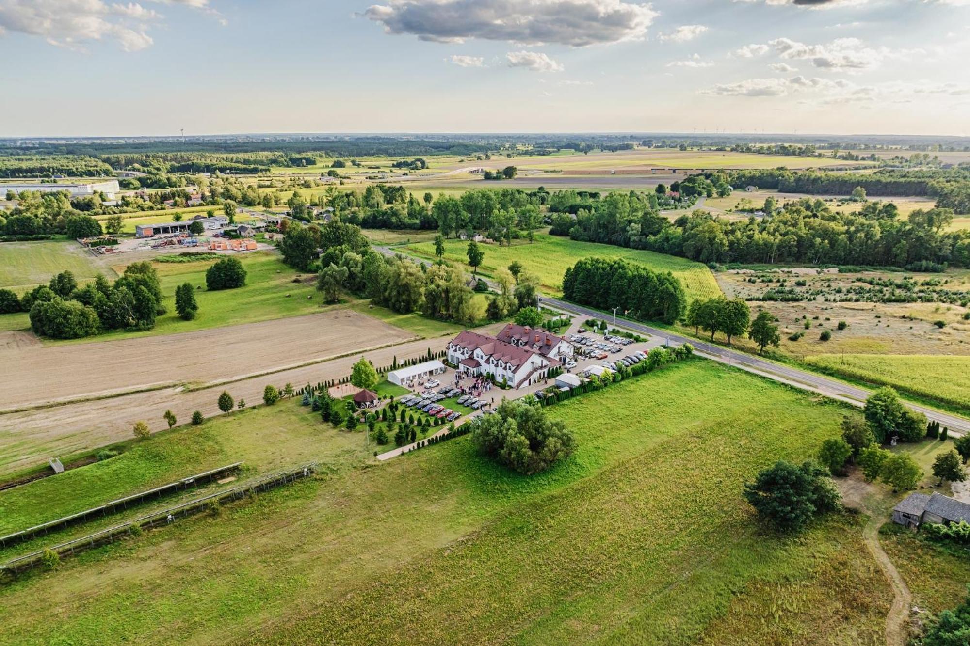 Gosciniec Zacisze I Blisko A2 Dabie-Uniejow I Restauracja Bed & Breakfast Eksteriør bilde