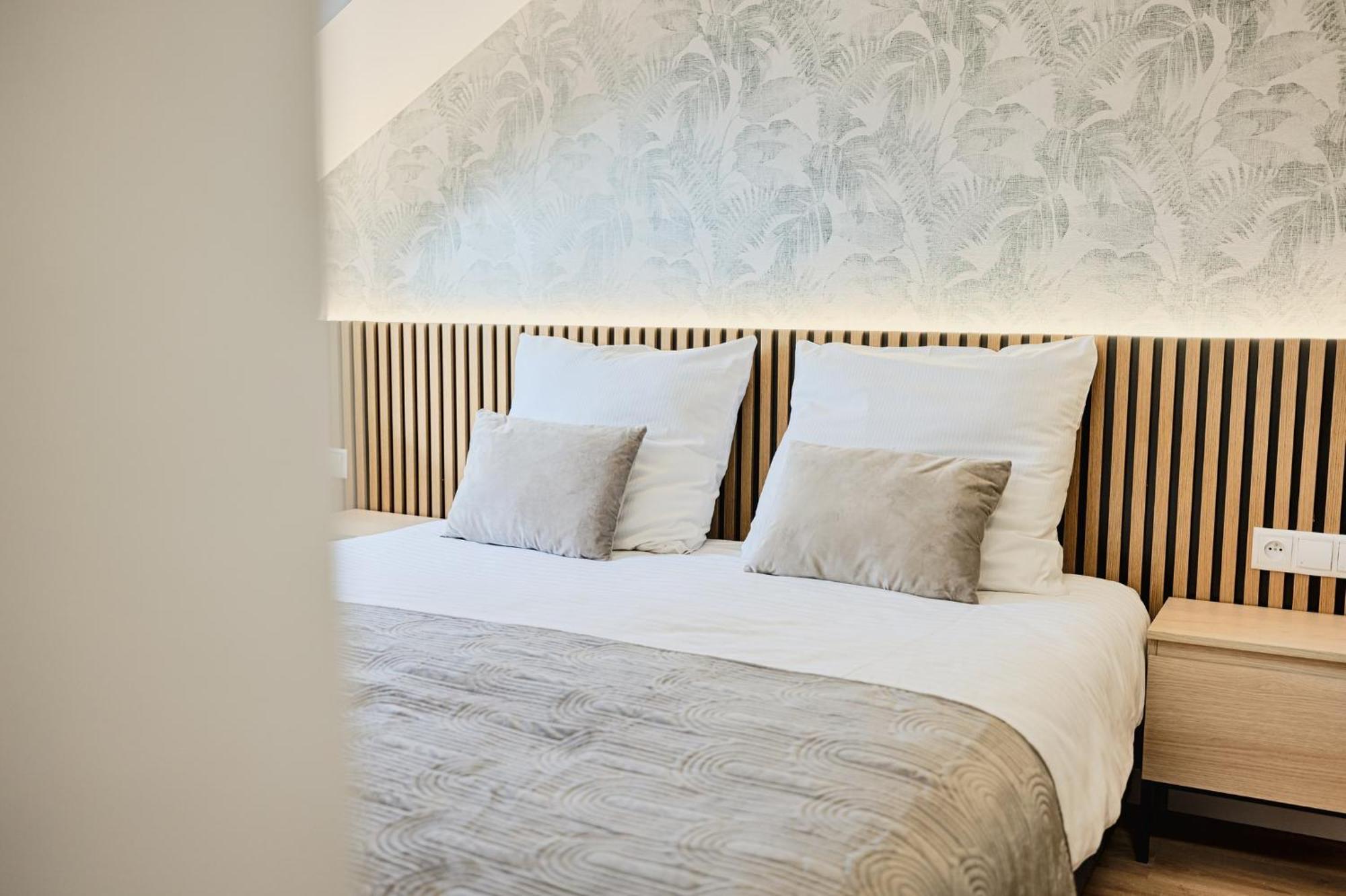 Gosciniec Zacisze I Blisko A2 Dabie-Uniejow I Restauracja Bed & Breakfast Eksteriør bilde