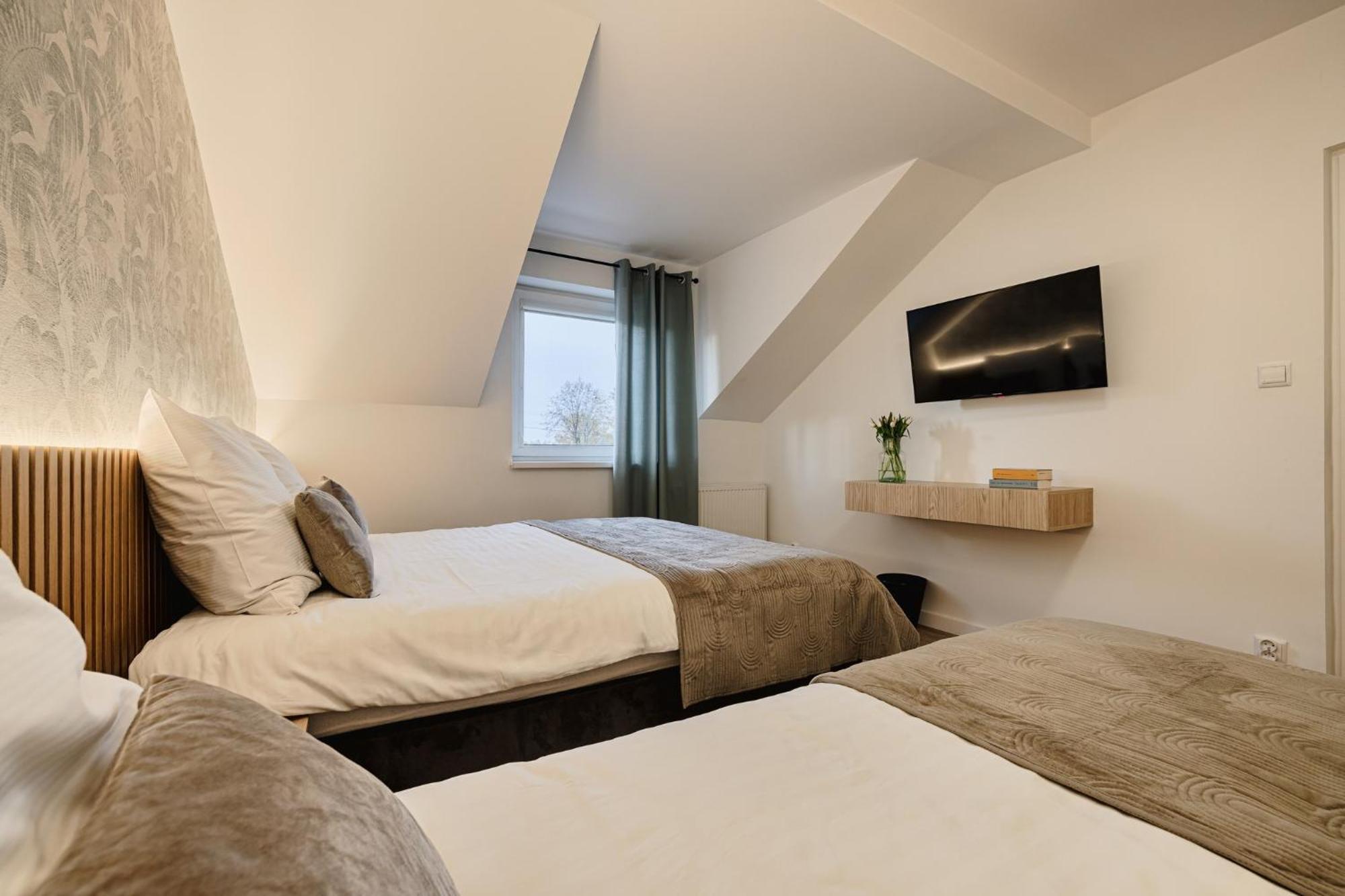 Gosciniec Zacisze I Blisko A2 Dabie-Uniejow I Restauracja Bed & Breakfast Eksteriør bilde