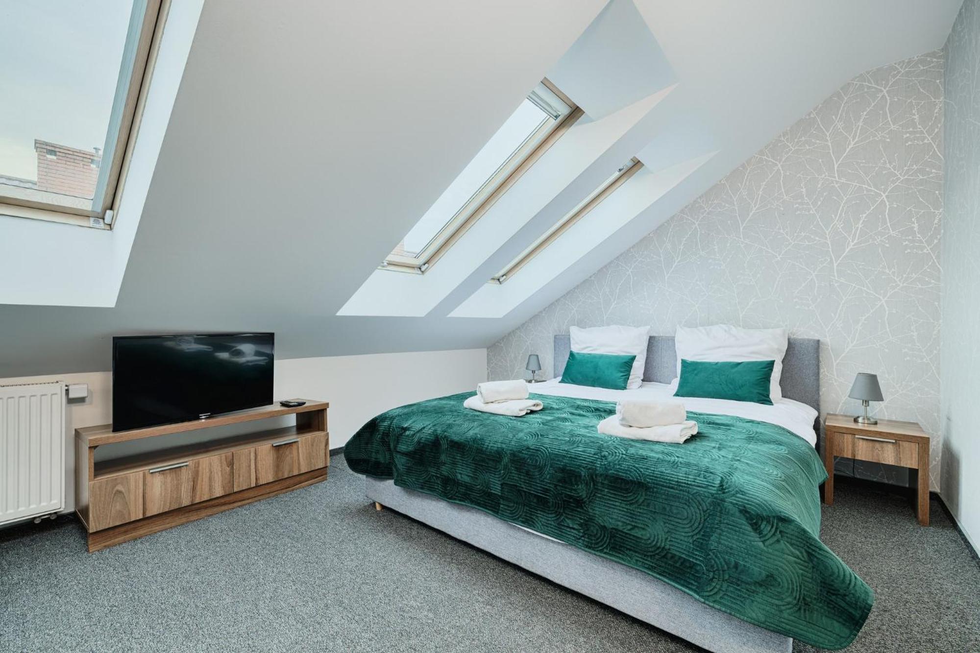 Gosciniec Zacisze I Blisko A2 Dabie-Uniejow I Restauracja Bed & Breakfast Eksteriør bilde