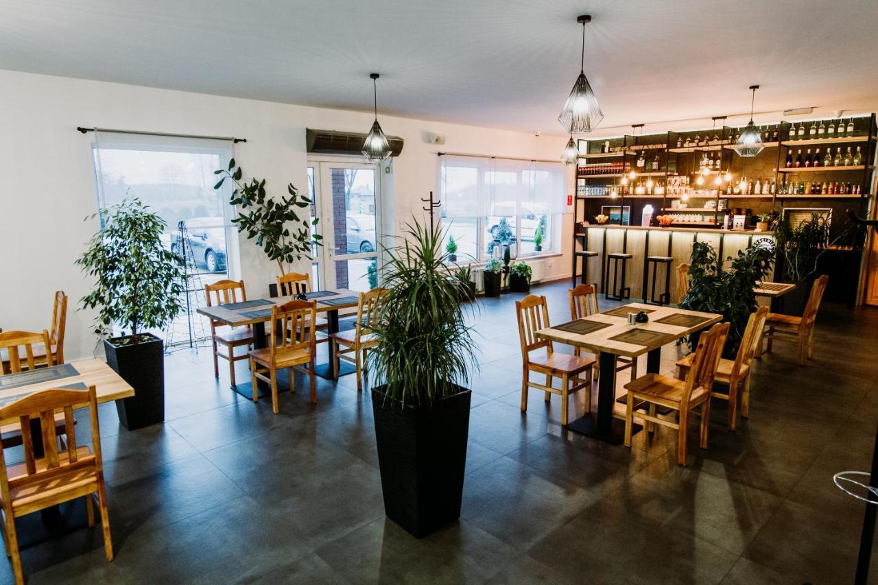 Gosciniec Zacisze I Blisko A2 Dabie-Uniejow I Restauracja Bed & Breakfast Eksteriør bilde